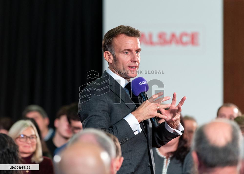 Macron meets readers of the Ebra group - Mirecourt