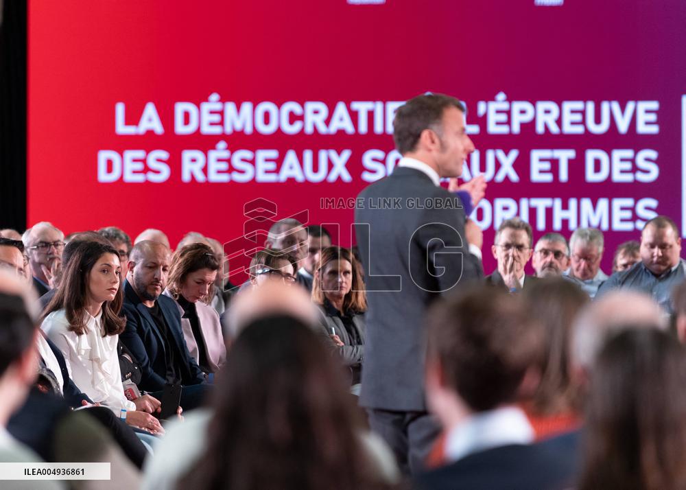 Macron meets readers of the Ebra group - Mirecourt