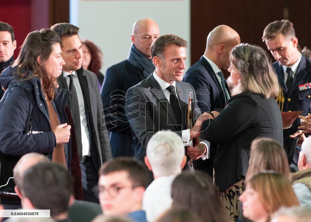 Macron meets readers of the Ebra group - Mirecourt