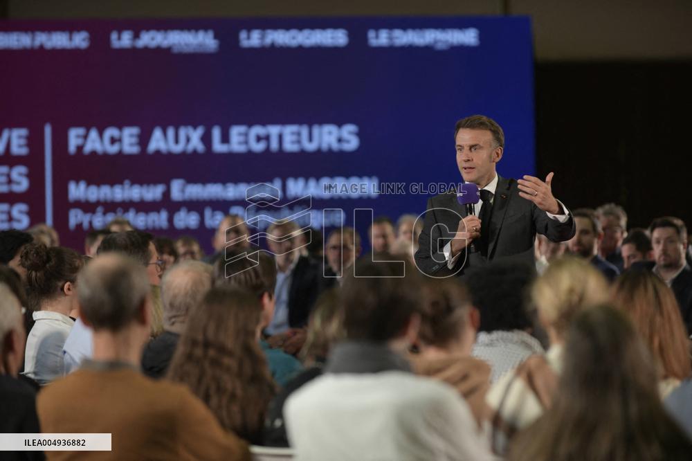 Macron meets readers of the Ebra group - Mirecourt