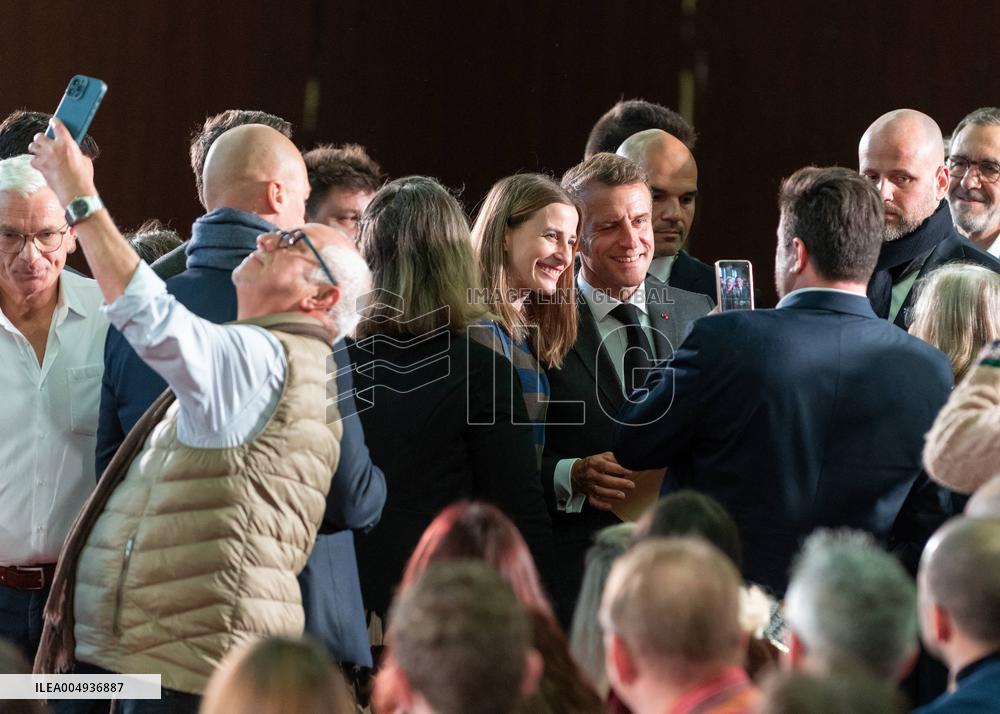 Macron meets readers of the Ebra group - Mirecourt