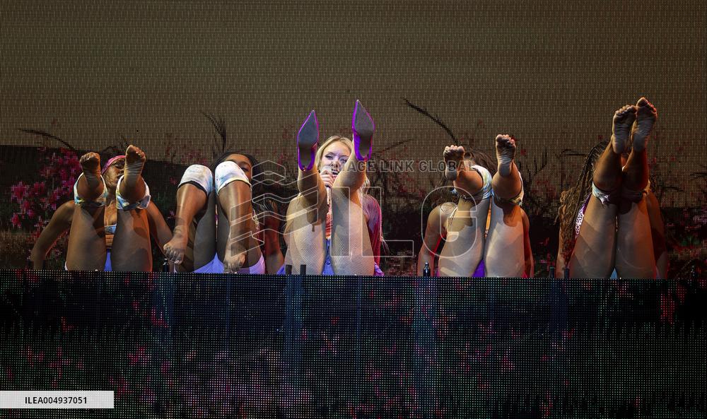 ZARA LARSSON CONCERT