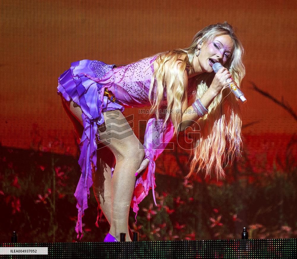 ZARA LARSSON CONCERT