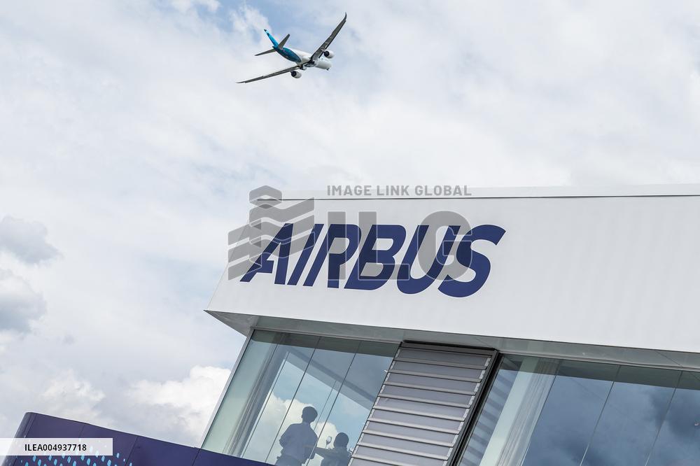 53e International Air Show - Le Bourget