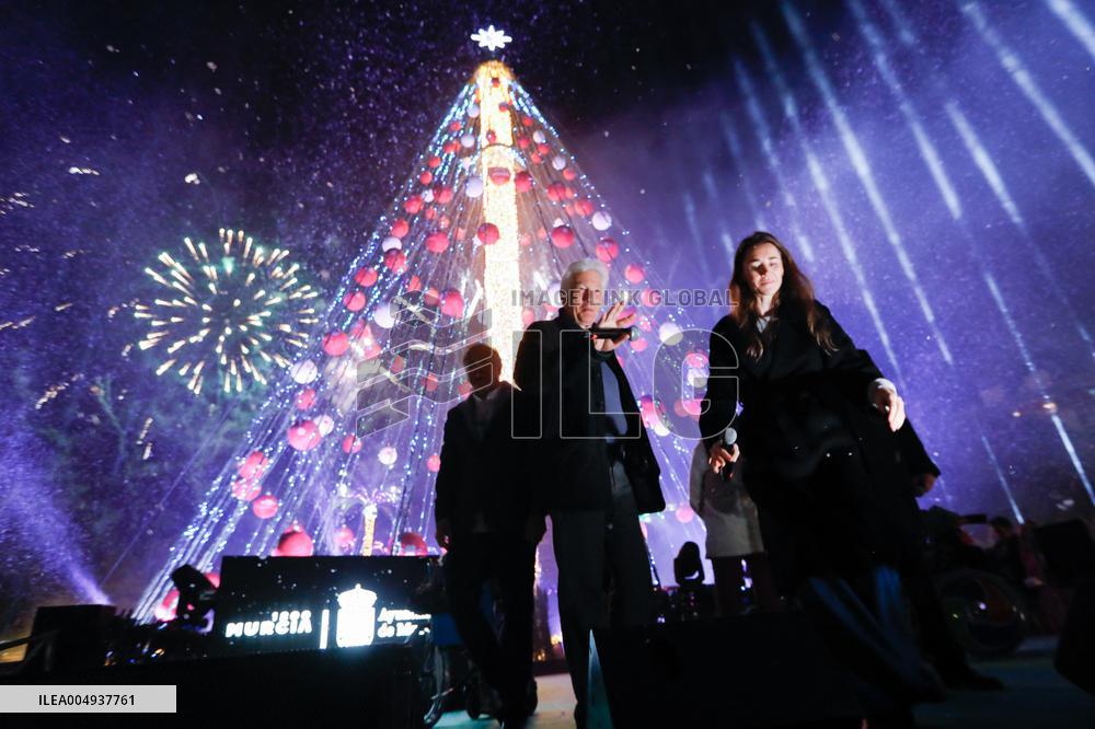 Richard Gere At A Groundbreaking Ceremony for Pediatric Gymnasium - Spain