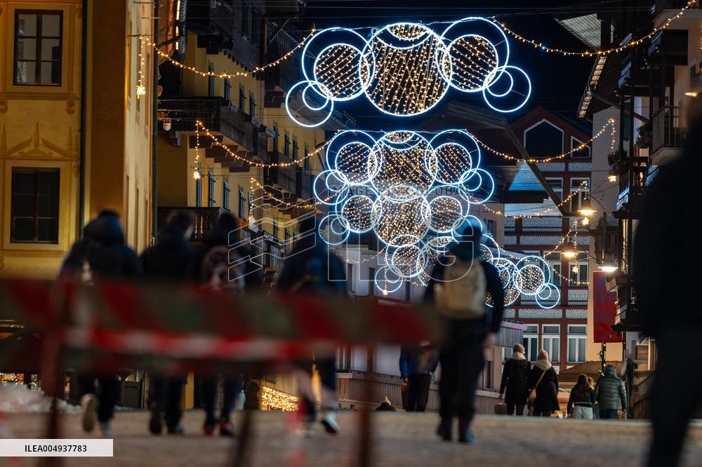 New Olympic Christmas Decorations In Cortina - Italy