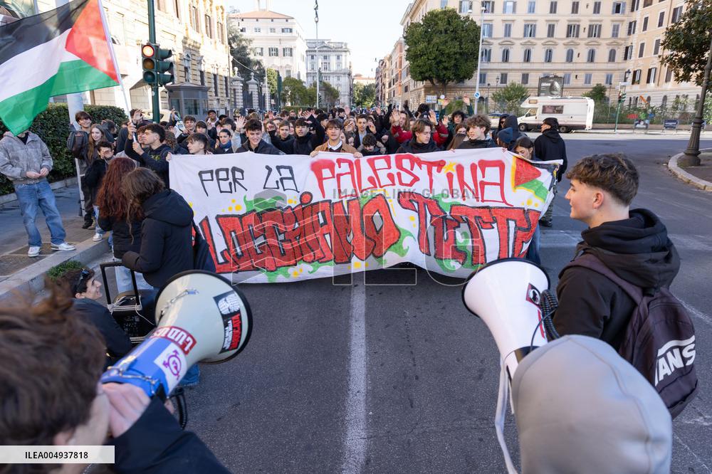 General Strike in Italy - Rome