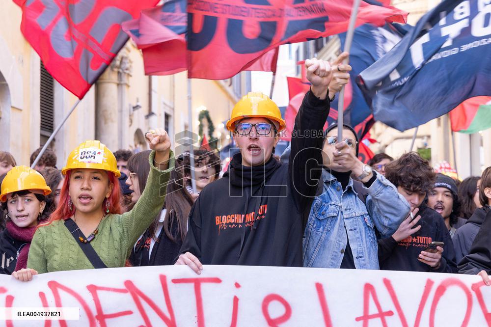 General Strike in Italy - Rome