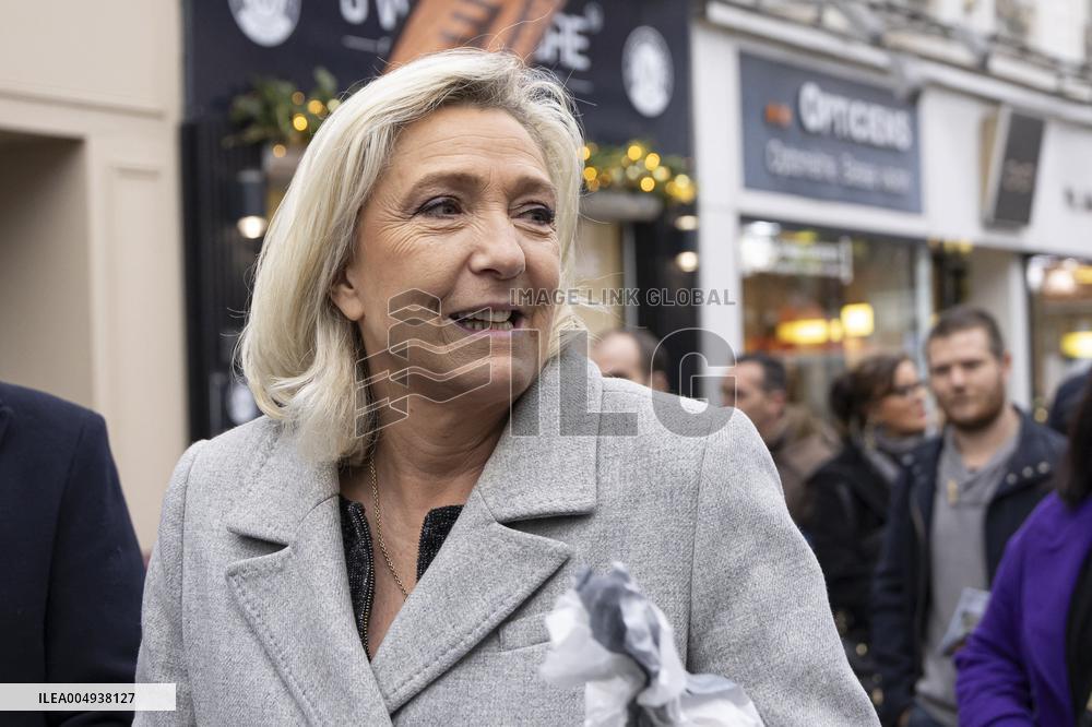 Marine Le Pen At Carvin Market for RN 2026 Municipal Campaign - Hauts-de-France