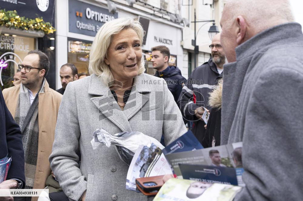 Marine Le Pen At Carvin Market for RN 2026 Municipal Campaign - Hauts-de-France