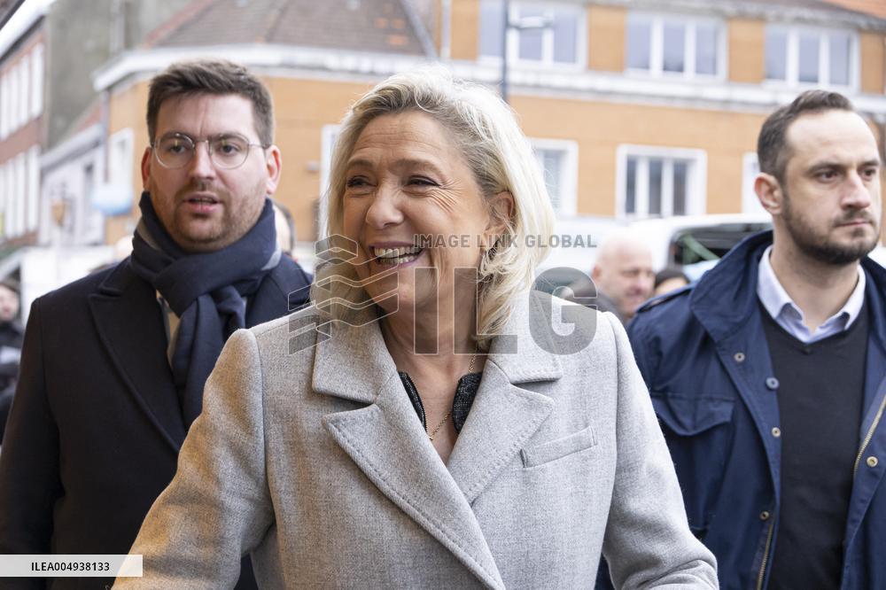 Marine Le Pen At Carvin Market for RN 2026 Municipal Campaign - Hauts-de-France