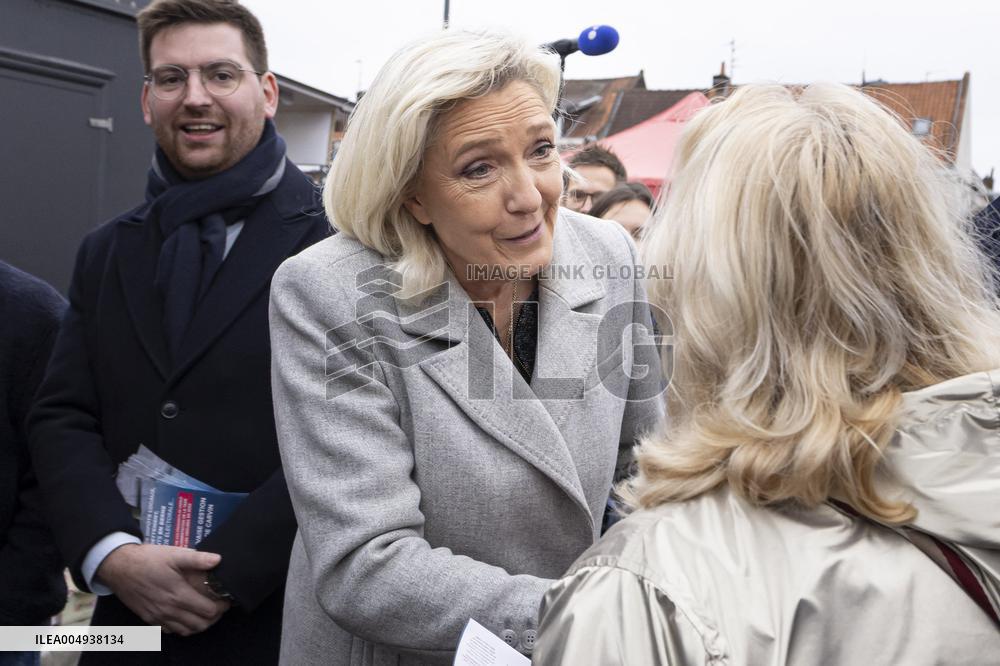 Marine Le Pen At Carvin Market for RN 2026 Municipal Campaign - Hauts-de-France