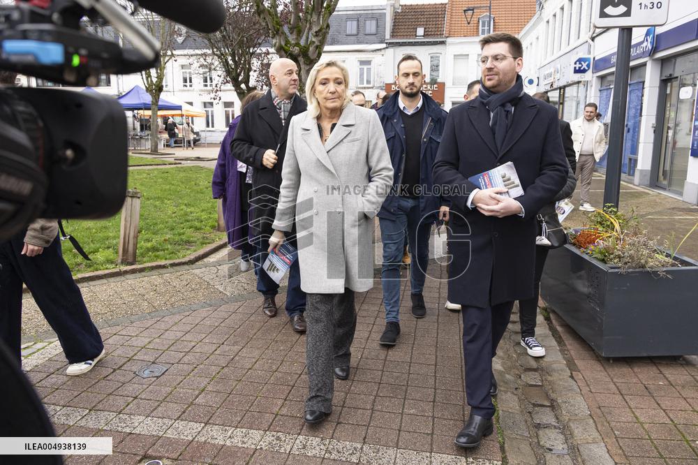 Marine Le Pen At Carvin Market for RN 2026 Municipal Campaign - Hauts-de-France
