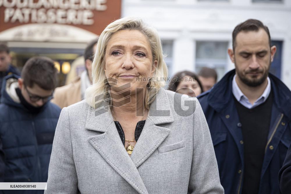 Marine Le Pen At Carvin Market for RN 2026 Municipal Campaign - Hauts-de-France