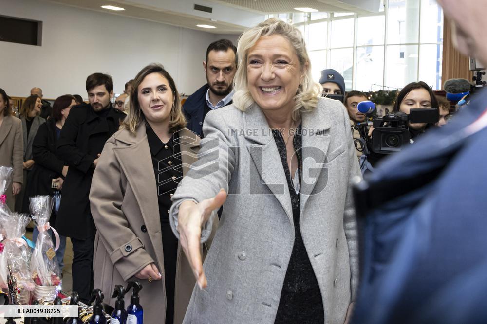 Marine Le Pen at the Drocourt Christmas Market for RN 2026 Municipal Campaign - Hauts-de-France