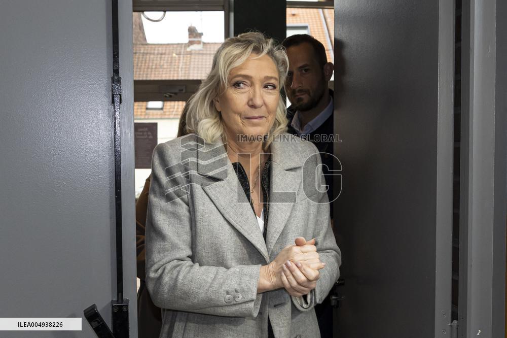 Marine Le Pen at the Drocourt Christmas Market for RN 2026 Municipal Campaign - Hauts-de-France
