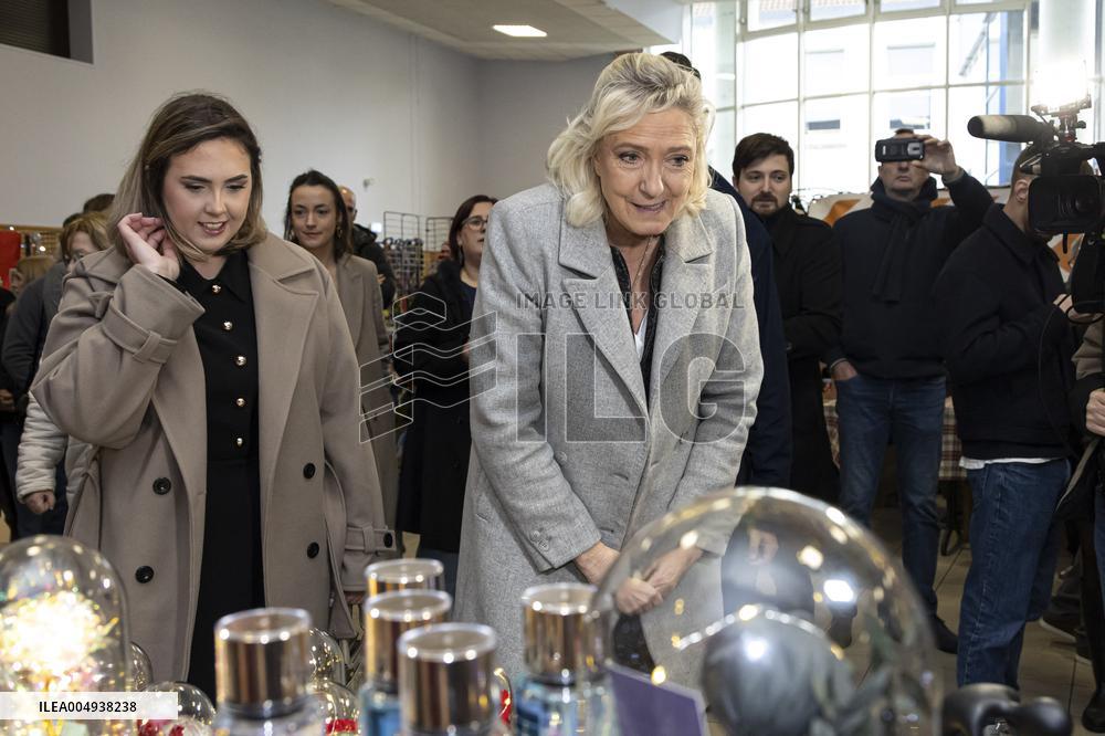 Marine Le Pen at the Drocourt Christmas Market for RN 2026 Municipal Campaign - Hauts-de-France