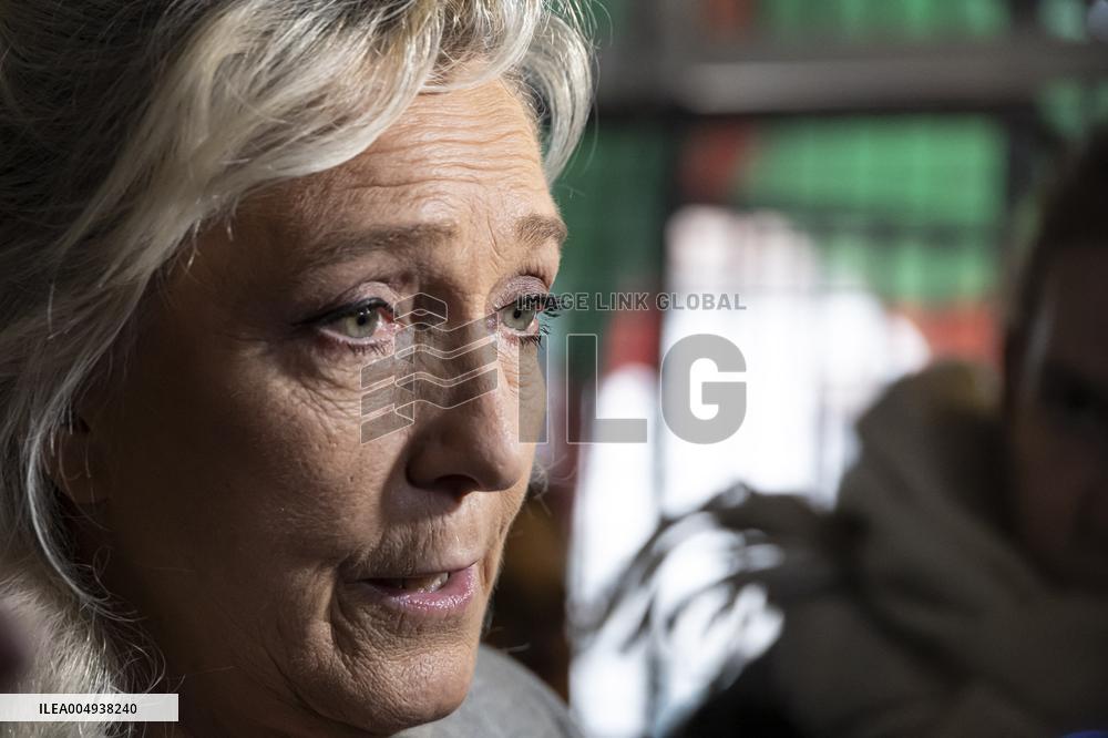 Marine Le Pen at the Drocourt Christmas Market for RN 2026 Municipal Campaign - Hauts-de-France