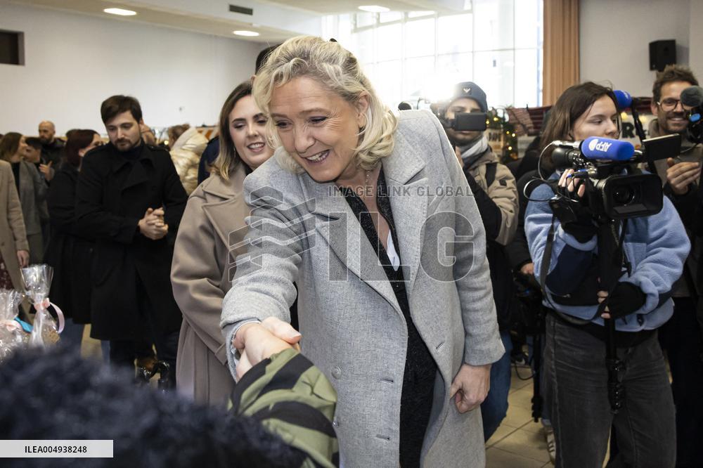 Marine Le Pen at the Drocourt Christmas Market for RN 2026 Municipal Campaign - Hauts-de-France