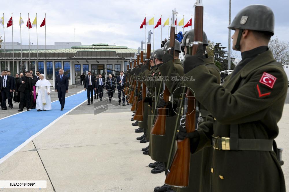 Pope Leo XIV Leaves Istanbul For Beirut - Turkey