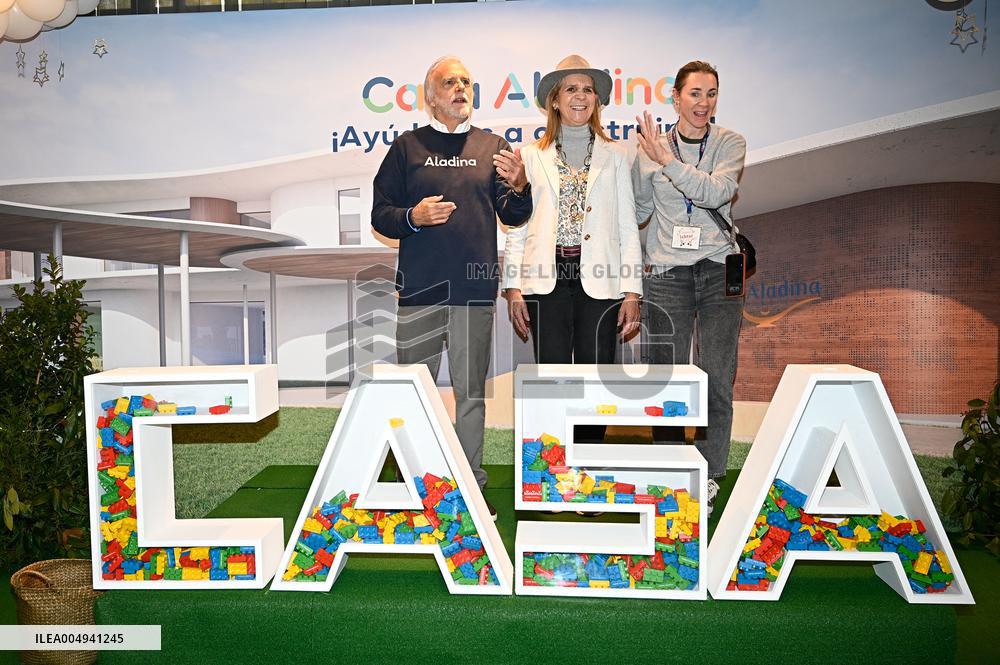 Infanta Elena visits the Aladina Foundation Charity Market - Madrid