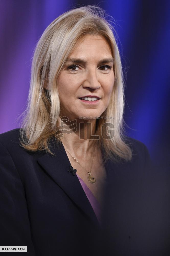 Agnes Evren On Dimanche En Politique - Paris