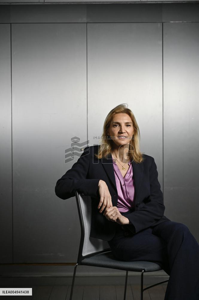 Agnes Evren On Dimanche En Politique - Paris