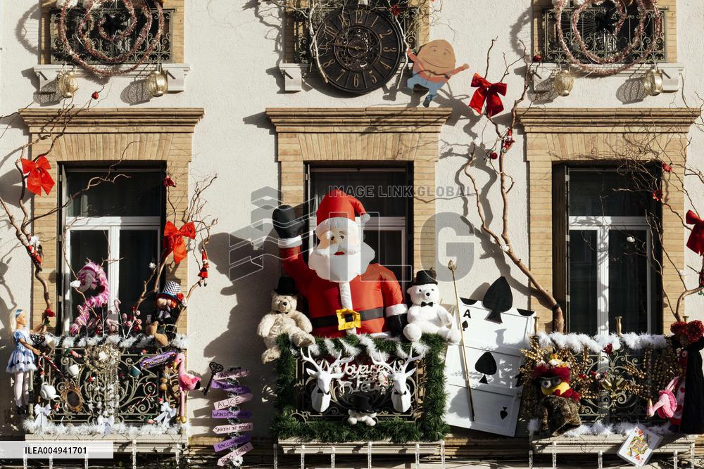 Illustration - Christmas Decorations in Montauban - France