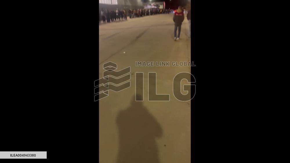 US: Black Friday Lines Wrap Store Despite Frigid Temperatures in Iowa