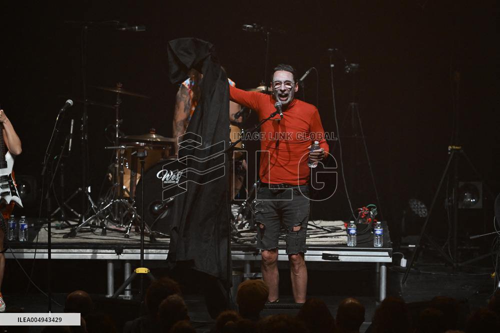 Didier Super At The Elysee Montmartre - Paris