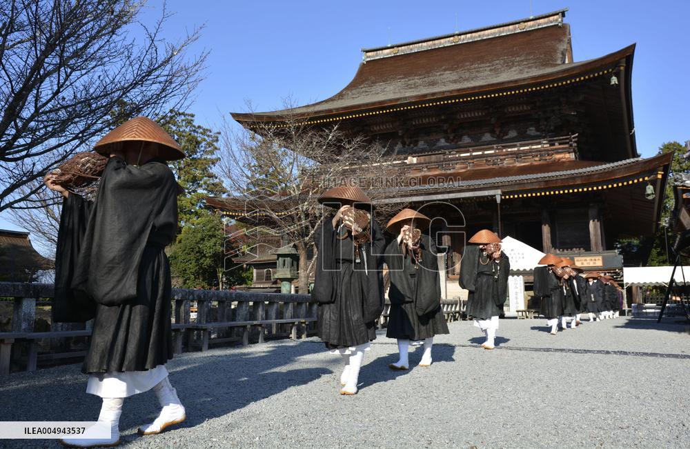 Street fundraising by Buddhist monks