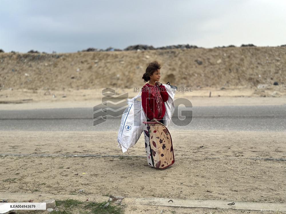 Difficult Humanitarian Conditions Near the Khan Yunis Landfill - Palestine
