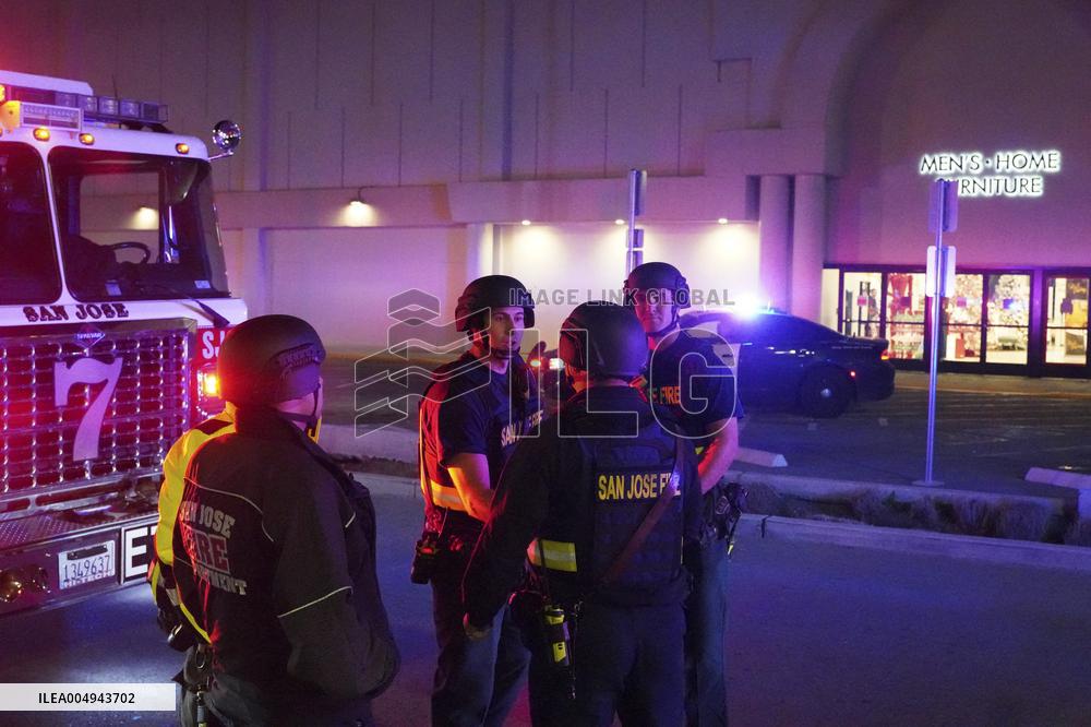 Three Injured in Shooting at Valley Fair Mall - California