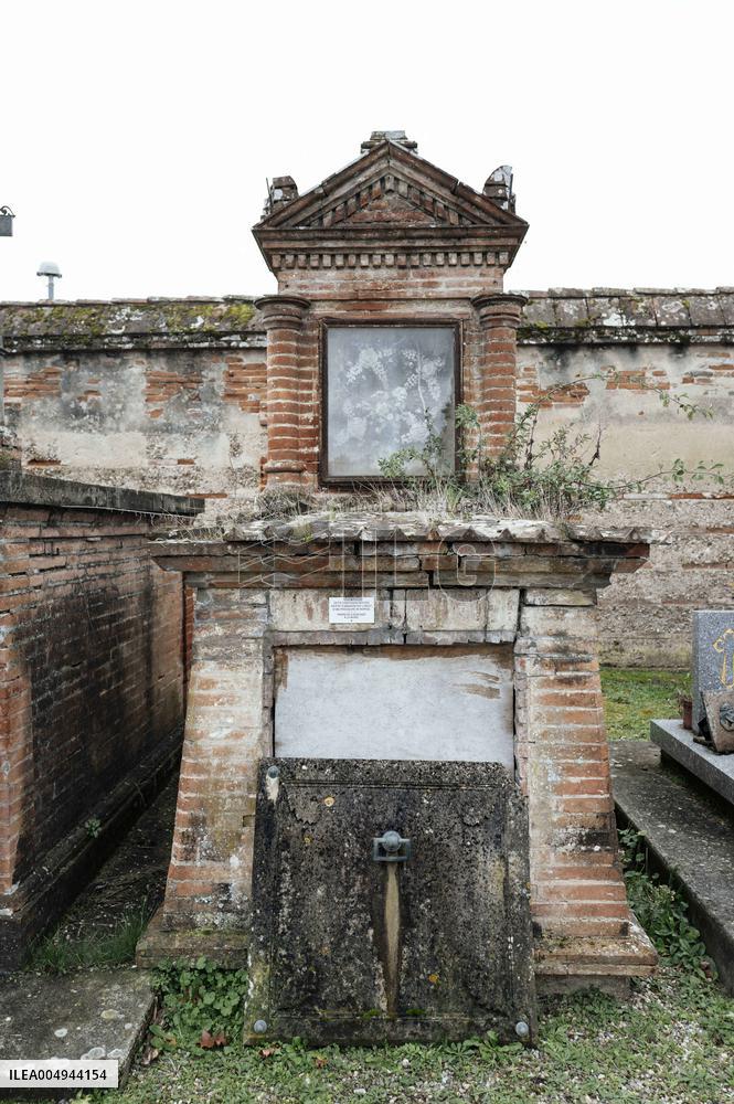 Cemetery of Abandoned Graves - Toulouse