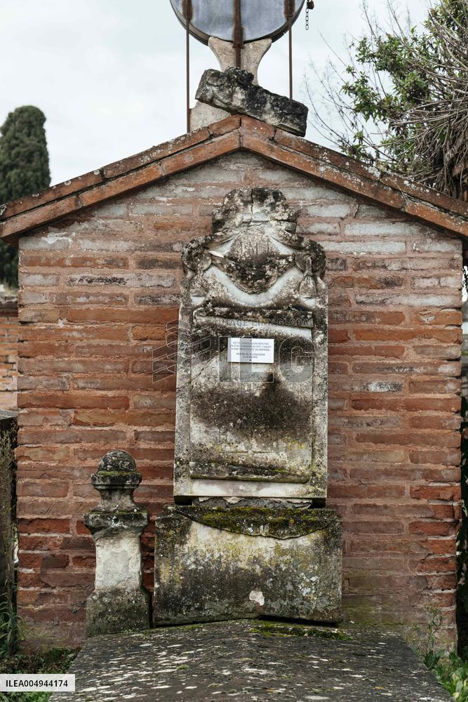 Cemetery of Abandoned Graves - Toulouse
