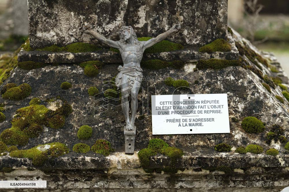 Cemetery of Abandoned Graves - Toulouse