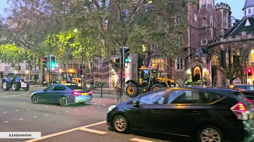 UK: Farmers Drive Tractors Into Central London for Budget Day Protest Despite Ban 3