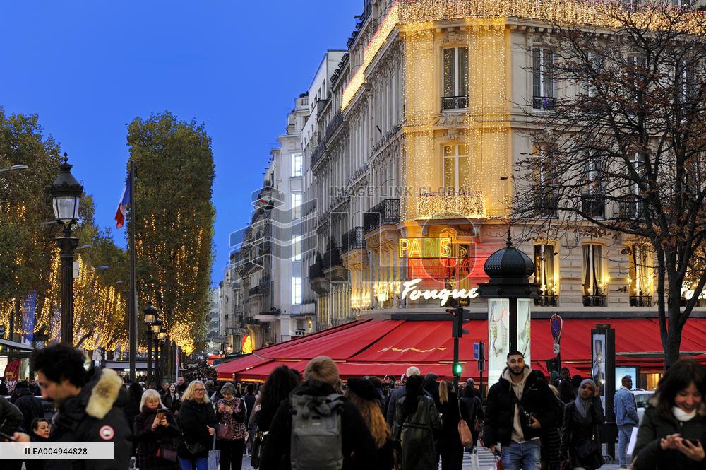 Illustration - Christmas in Paris