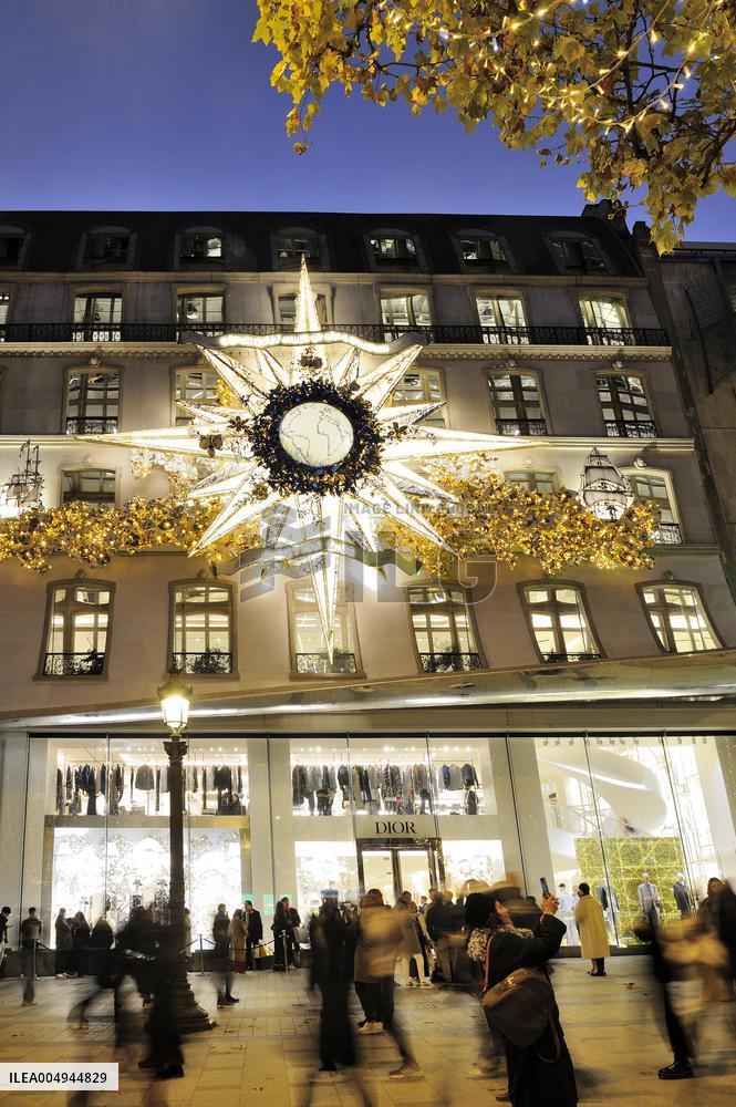 Illustration - Christmas in Paris