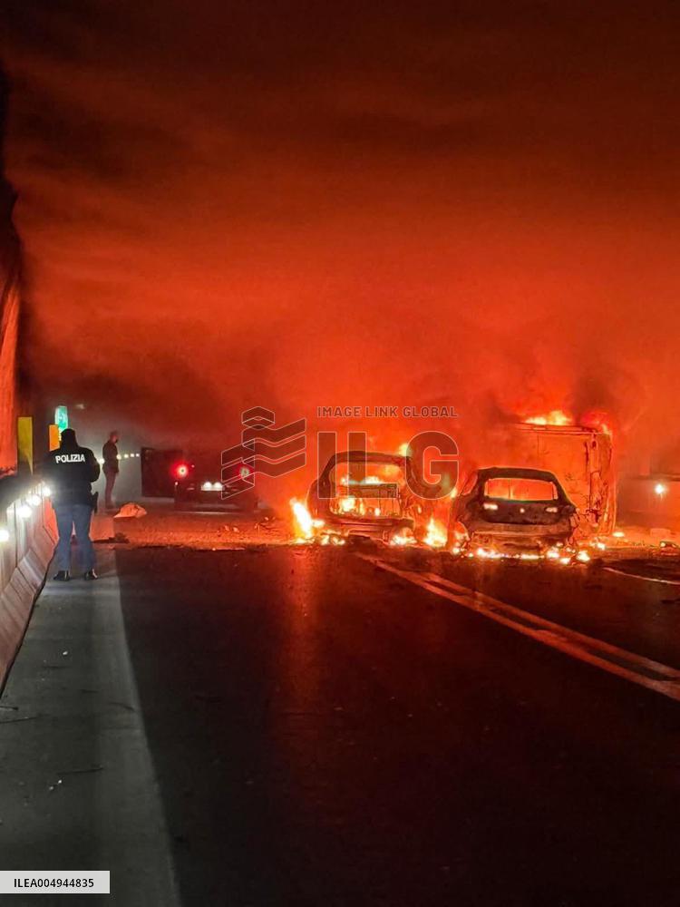 Armed Force Attacked A Van On The A2 Motorway -  Reggio Calabria