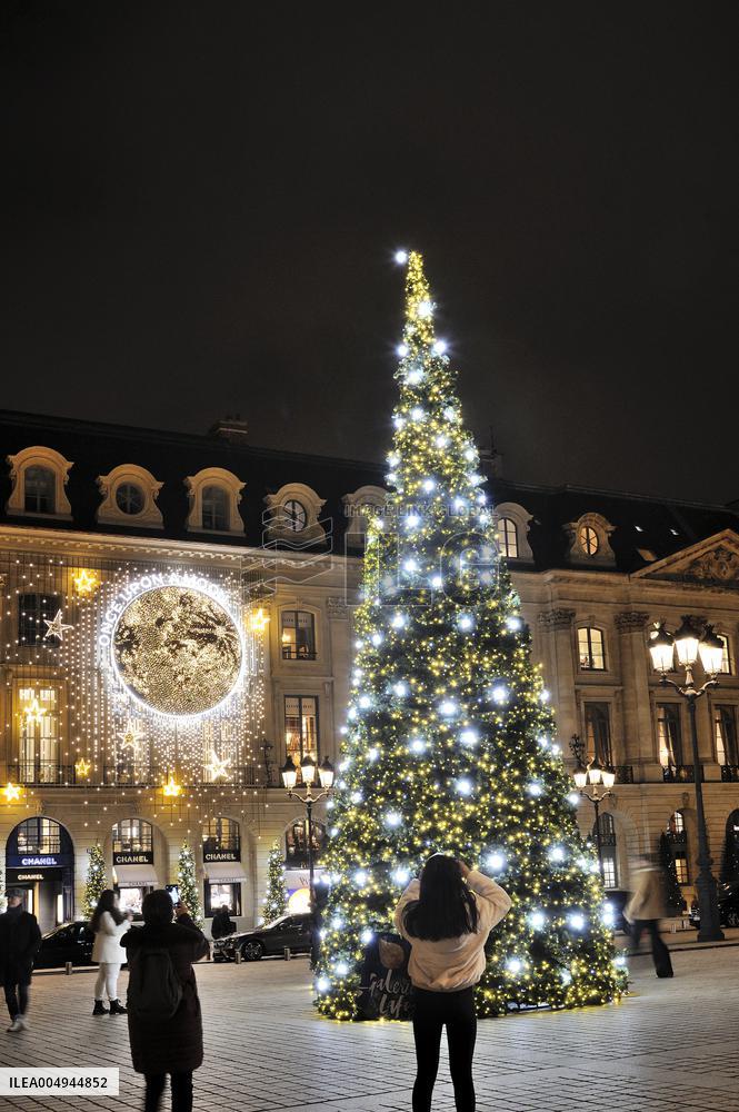 Illustration - Christmas in Paris