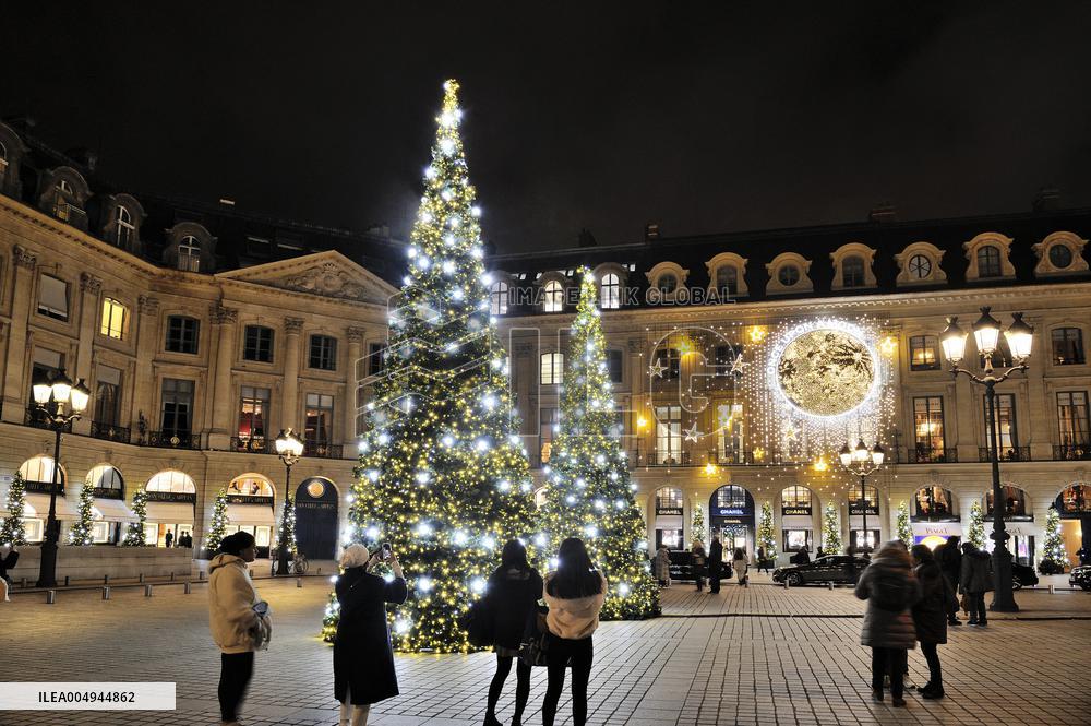 Illustration - Christmas in Paris