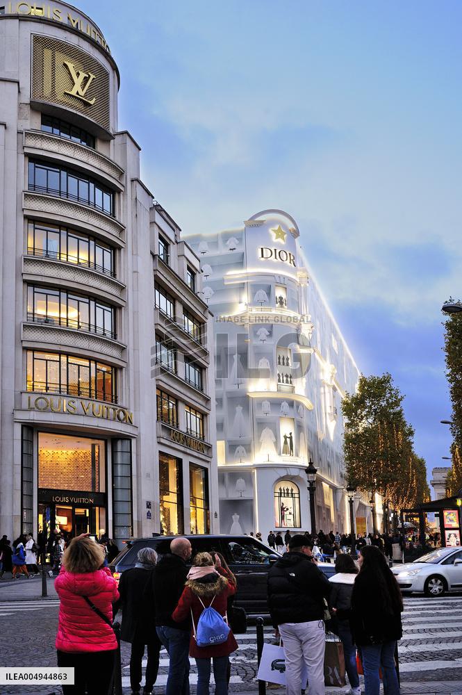 Illustration - Christmas in Paris