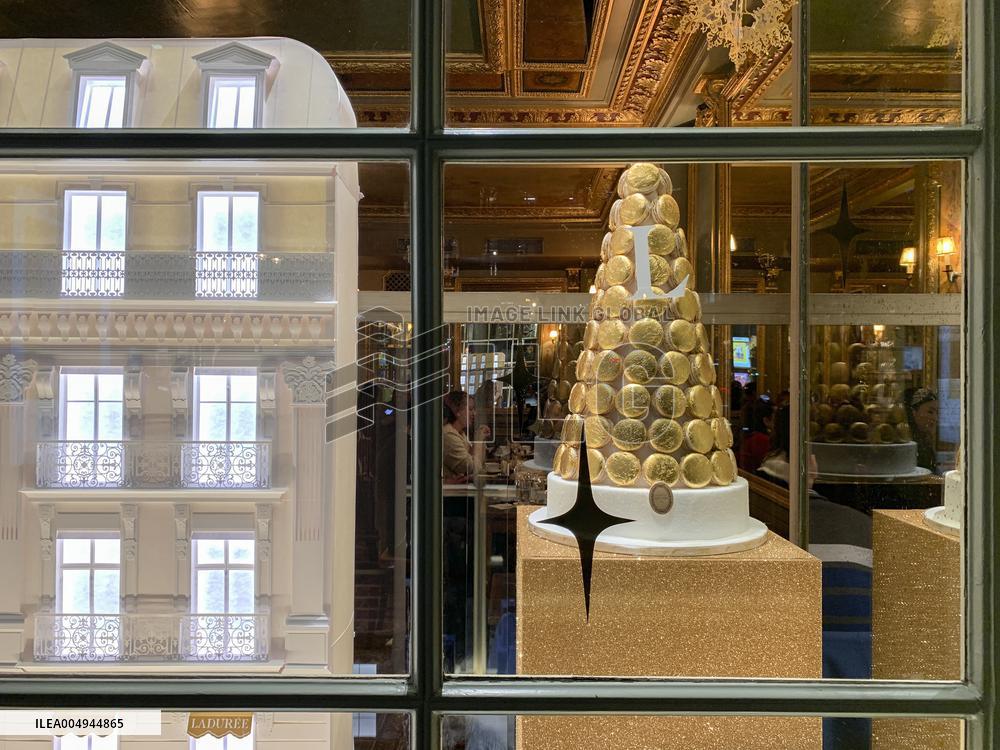 Illustration - Christmas in Paris