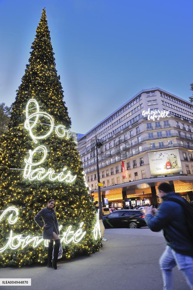 Illustration - Christmas in Paris