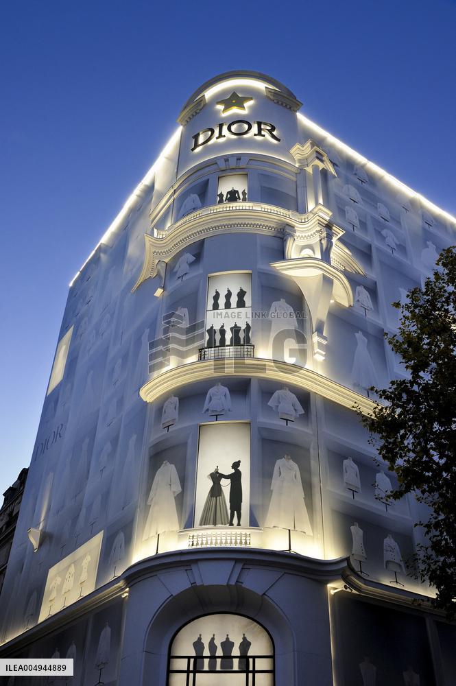 Illustration - Christmas in Paris