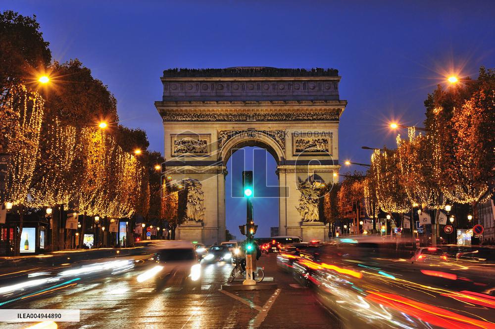 Illustration - Christmas in Paris