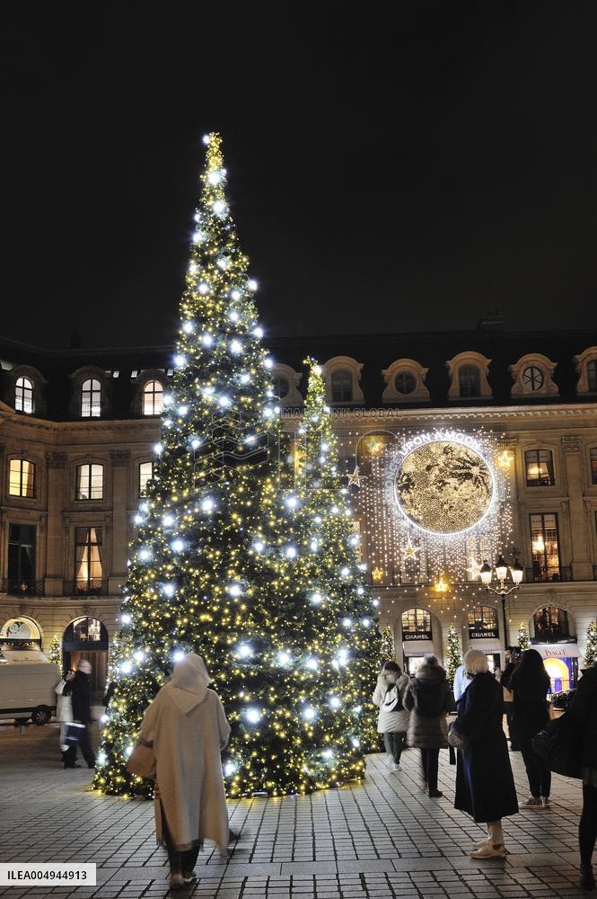 Illustration - Christmas in Paris