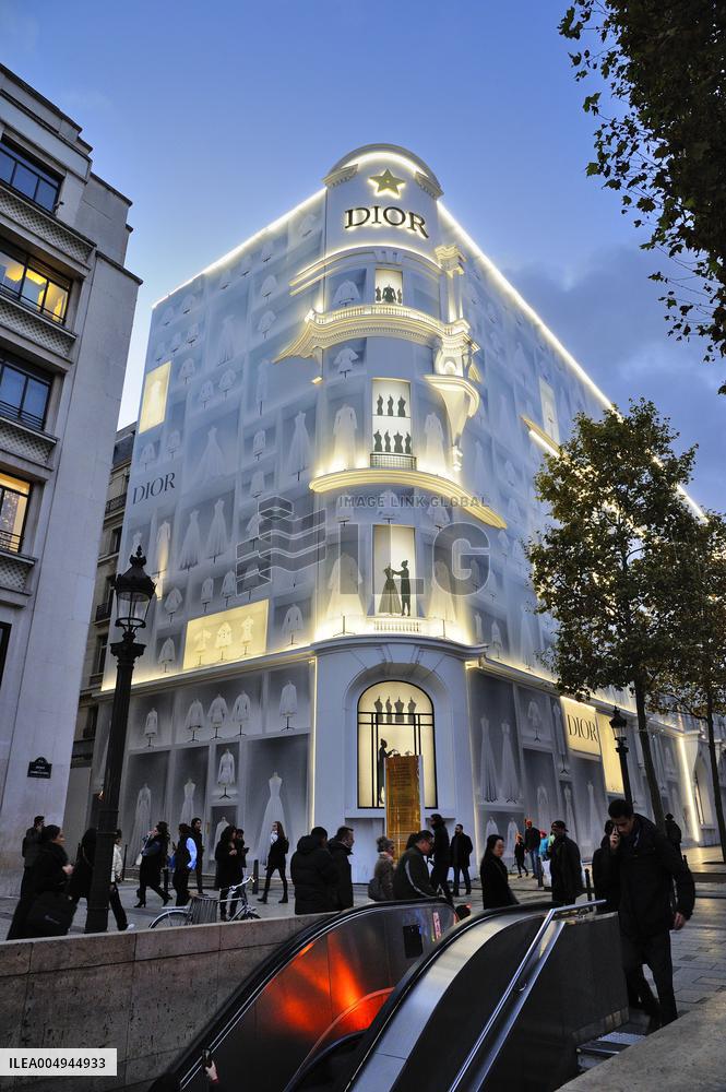 Illustration - Christmas in Paris