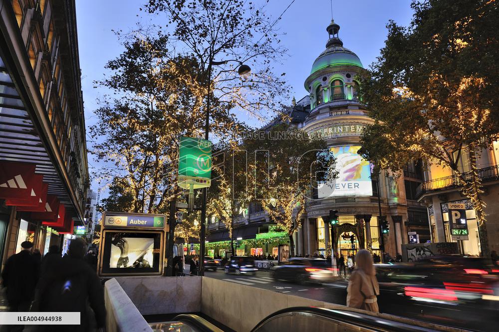 Illustration - Christmas in Paris